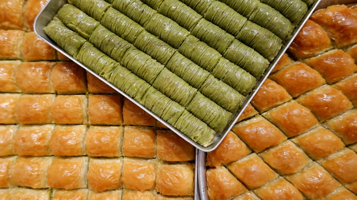 Baklava auf dem Blech
